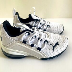 Puma Slip-On No Tie
Sneakers Unisex Size 10.5C.